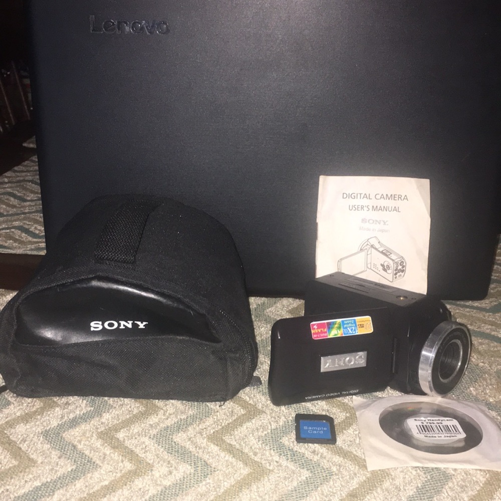 SONY HDEXPS DIGITAL HANDI CAM DIGITAL VIDEO CAMERA WITH ZOOM CASE AND CDROM